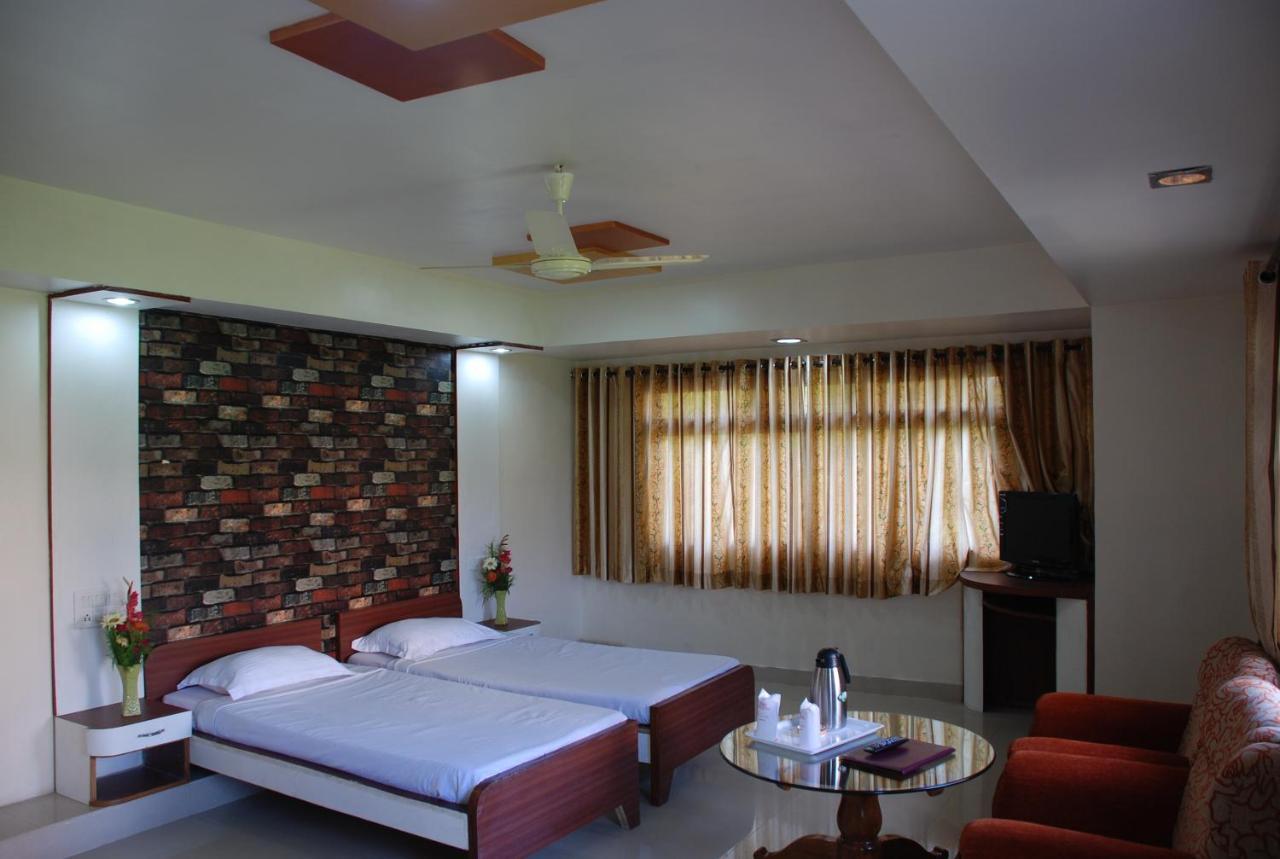 Hotel Grand Arjun Rāipur Exterior foto