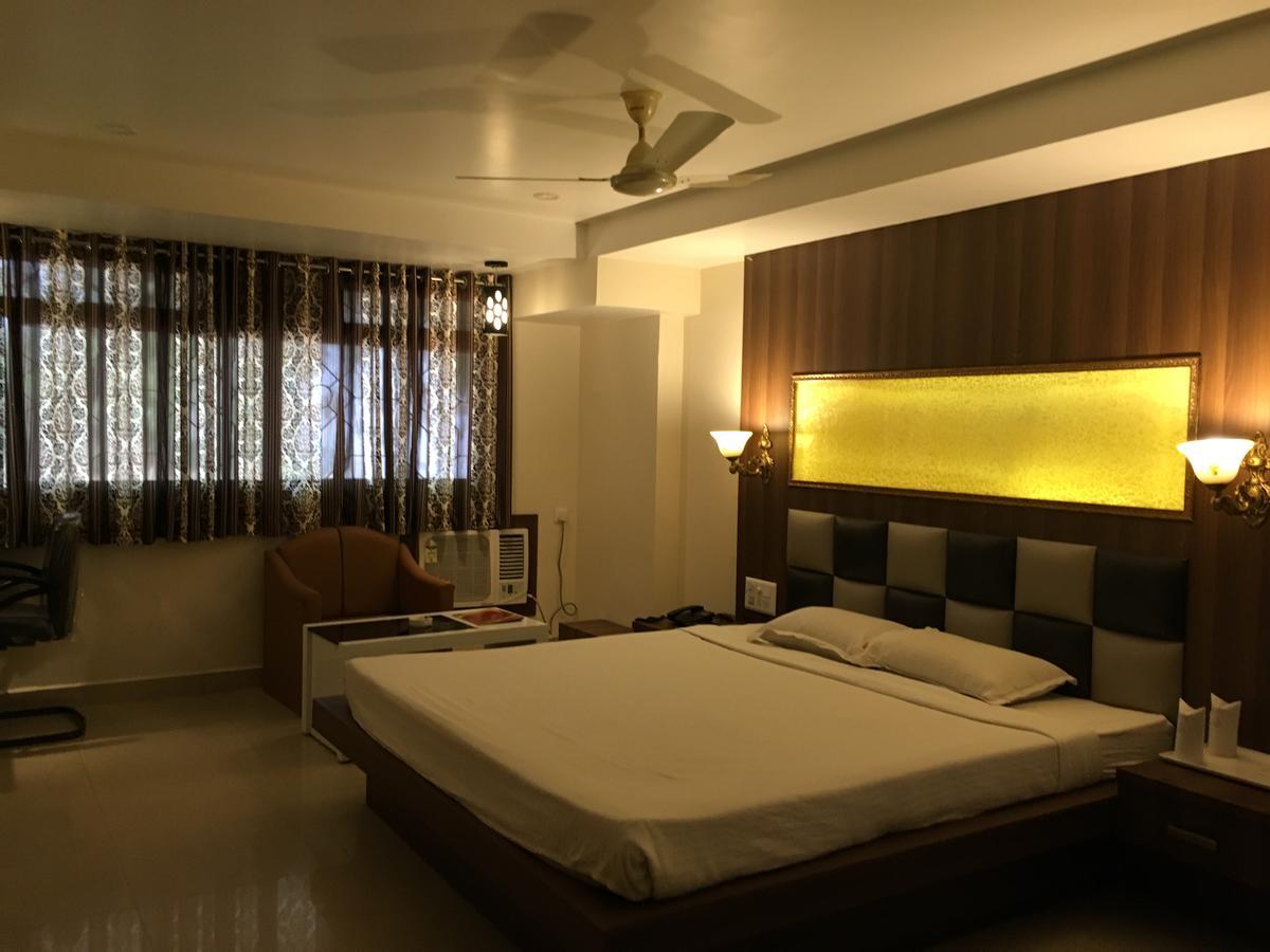 Hotel Grand Arjun Rāipur Exterior foto