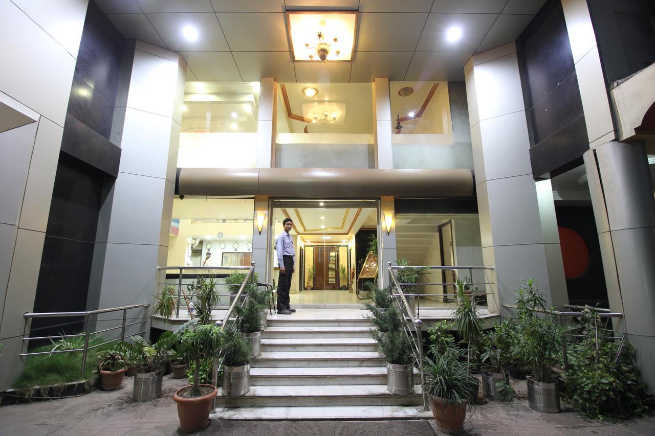 Hotel Grand Arjun Rāipur Exterior foto